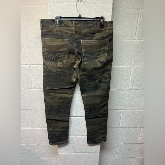 Carbon Men's Slim Camouflage Jeans - Picture 3 of 5